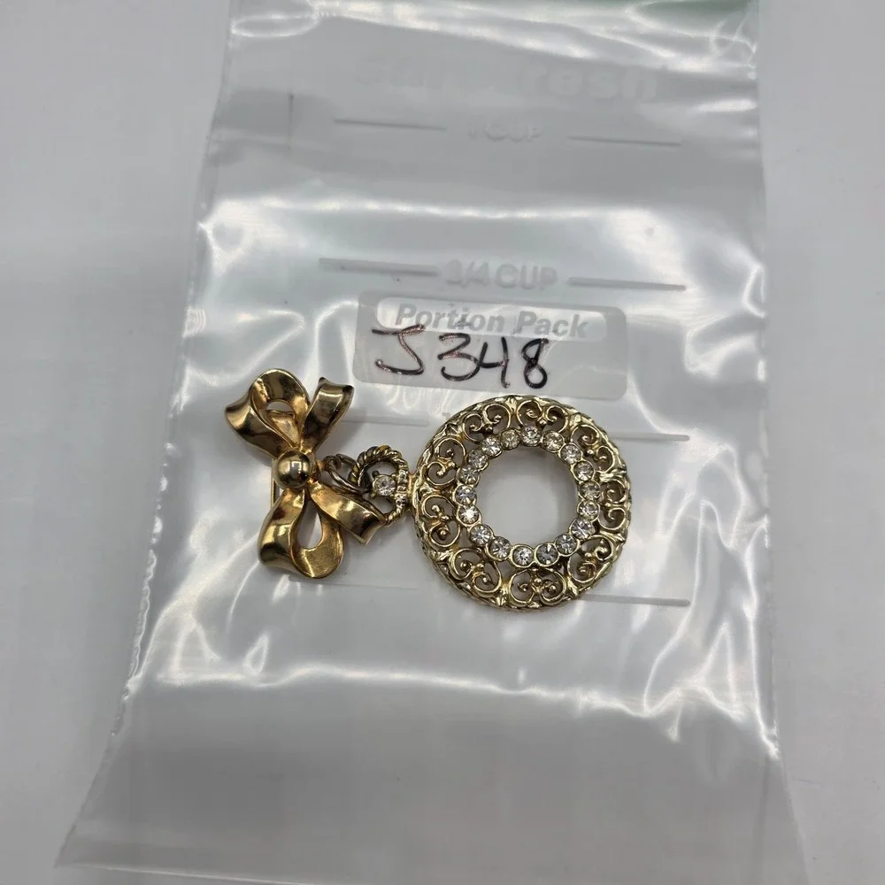 Coro Vintage Bow Pendant Brooch Circle Rhinestones Gold‎ Tone Vintage Jewelry